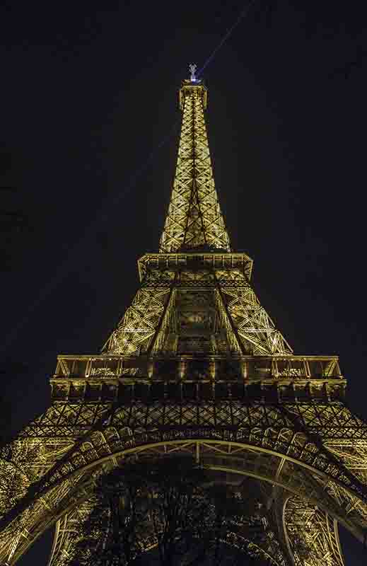 19 - Francia - Paris - torre Eiffel - imagen nocturna.jpg